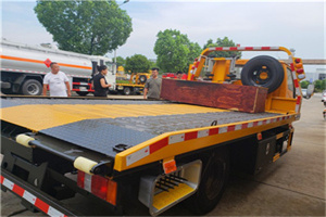 策勒附近拖车电话号码服务